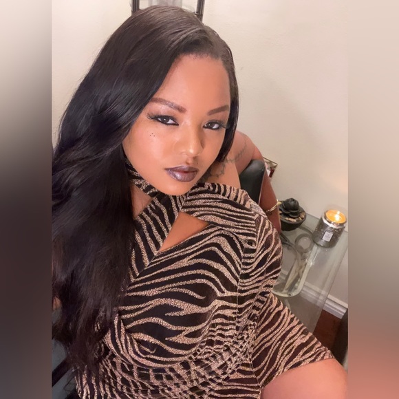 ~Heartfelt Huntress:Black & Gold Cut Out Maxi Gown~ - Picture 2 of 8